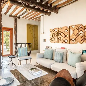https://casa-sandra-holbox.quintano-roohotels.com