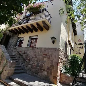 https://alamo-hostel-suites.hotelsmendoza.com