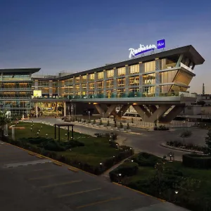 راديسون بلو، مركز للمؤتمرات والمعارض فندق الرياض